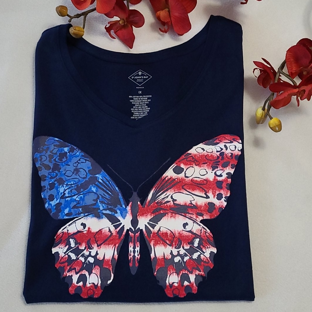 NEW American Flag Butterfly Top T-shirt Women'sPatriotic USA Red White Blue 1X - Picture 2 of 7